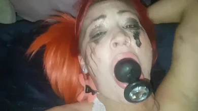 Тренировка послушания тёлки хуем в горло до рвоты, ссаньём прямо в рот и крепким поревом в жопу