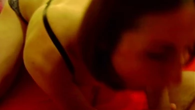 Беременная жена шикарно отсосала хуй мужа и получила порцию спермы себе на лицо