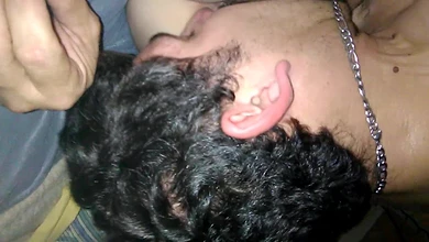 Парень снимает видеодоказательство что уговорил Машку на секс. Сочный кунилингус посреди ночи.