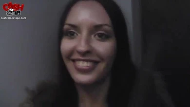 Жена извиняется глубоким минетом и трахом на кухне за неприготовленный завтрак