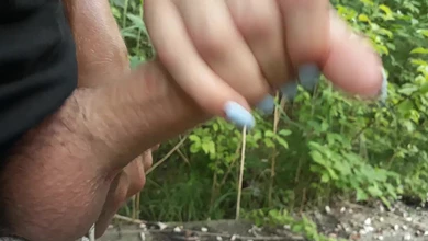 Оля специально снимает, как сосёт другому прямо на улице, чтобы разозлить бывшего парня