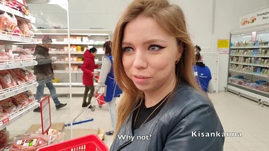 Пикапер снял симпатяшку в ТЦ и дал ей отведать свою большую сосиску