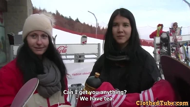 Мужик запикапил и выеб за деньги студенточку. На морозе и без гандона