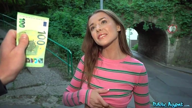 Пикапер развёл студентку филфака на еблю за бабки