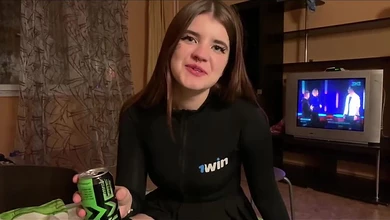 Хоть парень и очень стеснительный, но девка дала поебаться