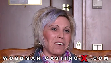 Мамка привела дочку к Вудману, чтобы там её пустили по кругу