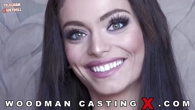 У Вудмана сразу втроём оприходовали татуированную французскую кралю